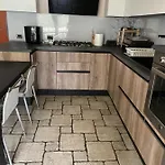 Soave Con Piscina E Giardino Privato