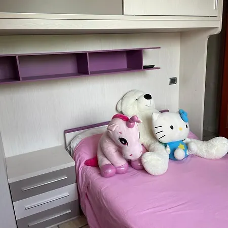 Soave Con Piscina E Giardino Privato فندق