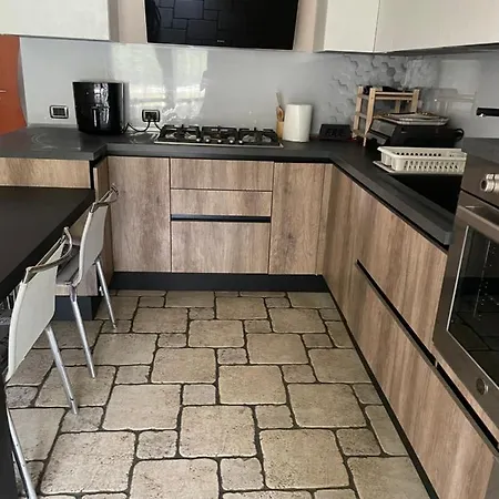 Soave Con Piscina E Giardino Privato